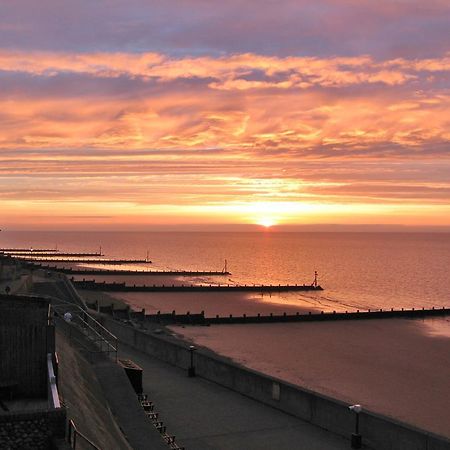 Vila Sea View 3 Promenade Sheringham Exteriér fotografie