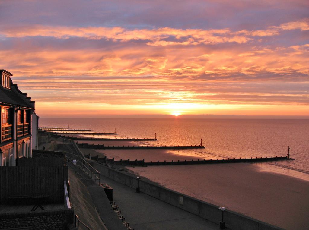 Vila Sea View 3 Promenade Sheringham Exteriér fotografie